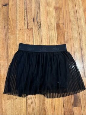 Alo Yoga Flirty Mesh Tennis Skirt Black LIKE NEW SMALL